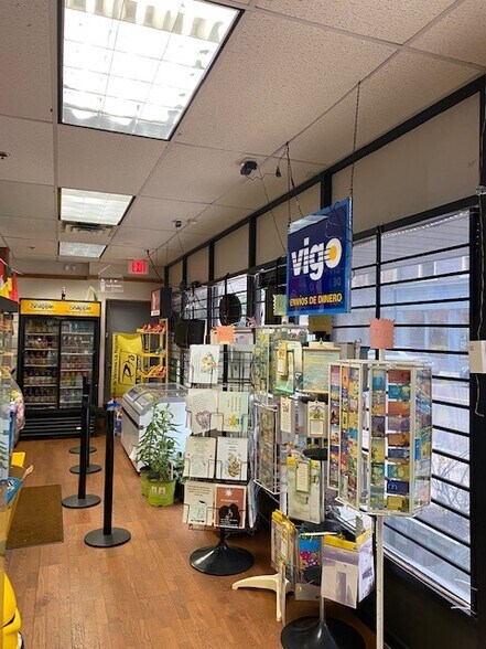 More Photos Of 310-314 Fairfield Ave, Bridgeport Parking Garage For Lease
