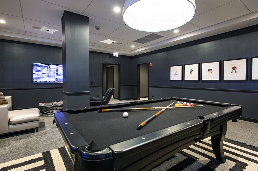 More Photos Of 637-643 N Wells St, Chicago Apartments For Lease