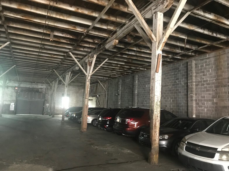 More Photos Of 851 Magazine St, New Orleans Flex For Sale