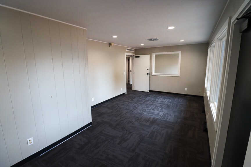 More Photos Of 230 E 22nd St, Fremont Medical For Sale