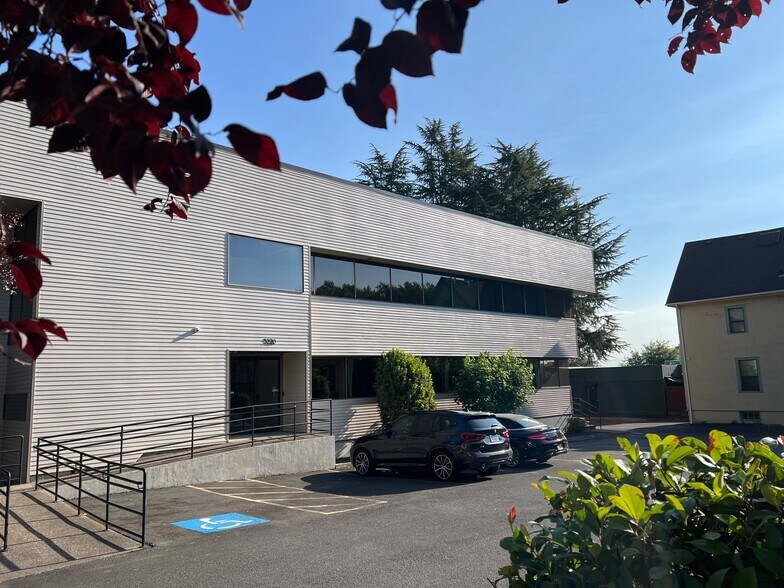 More Photos Of 3220 SW First Ave, Portland Office For Lease