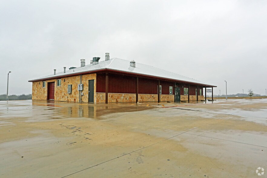 More Photos Of 11759 Interstate 35, Jarrell Restaurant For Lease