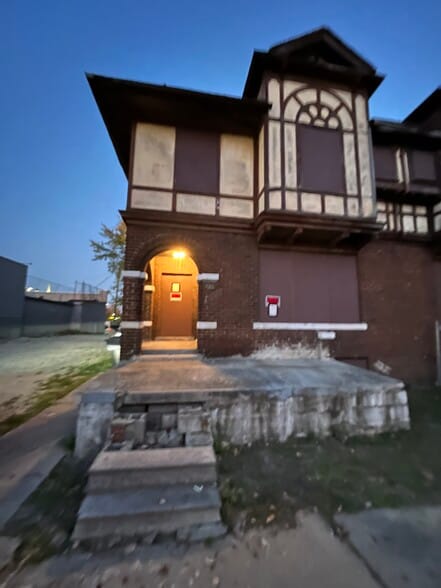 More Photos Of 418 E Grand Blvd, Detroit Apartments For Sale