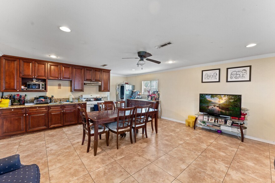 More Photos Of 8720 Villa Dr, Whittier Apartments For Sale