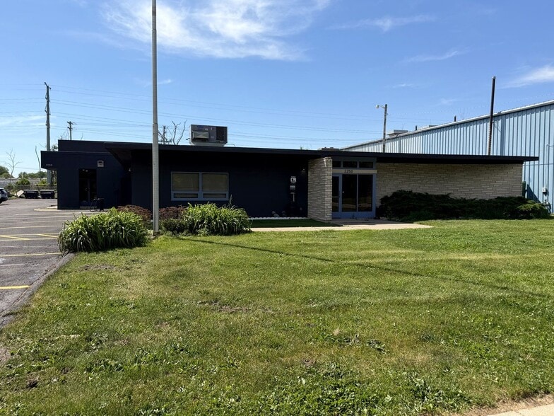More Photos Of 2250 Pennsylvania Ave, Madison Veterinarian Kennel For Sale