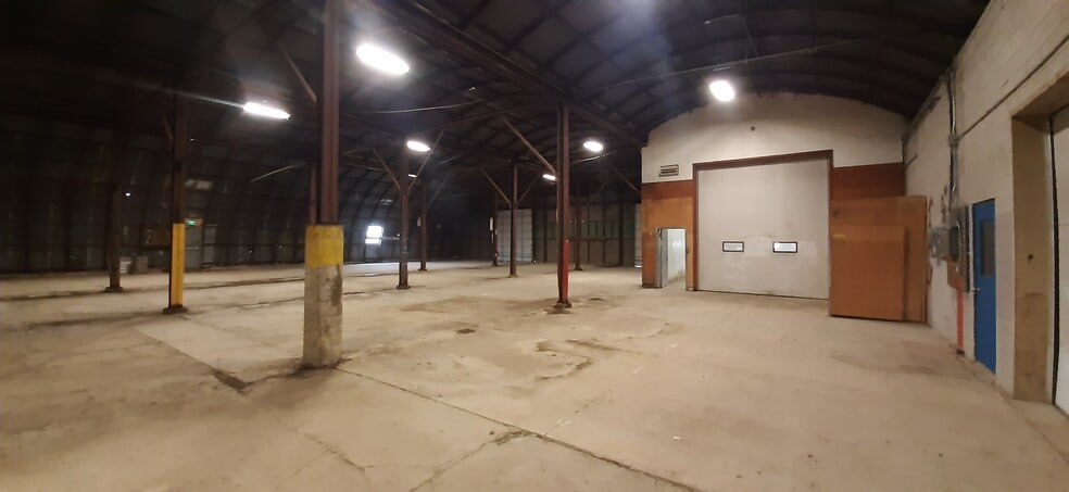 More Photos Of 510 First St, London Warehouse For Lease