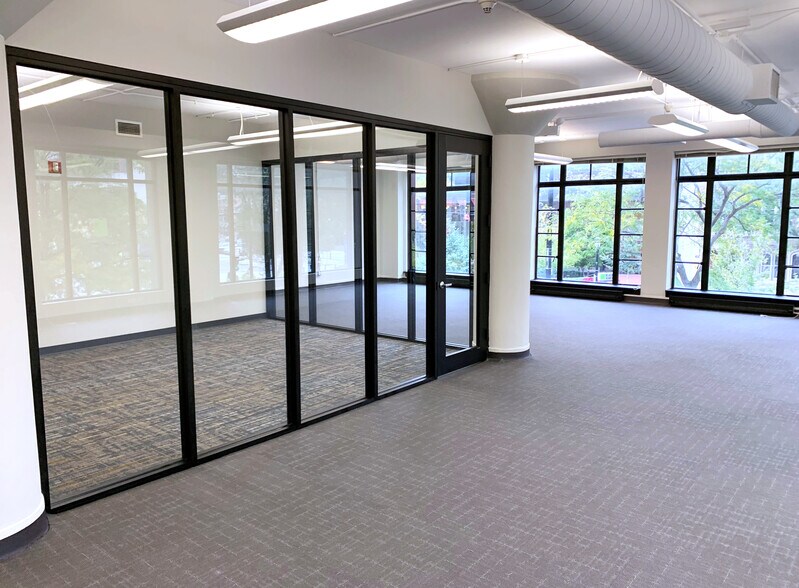 More Photos Of 630 Davis St, Evanston Office For Lease