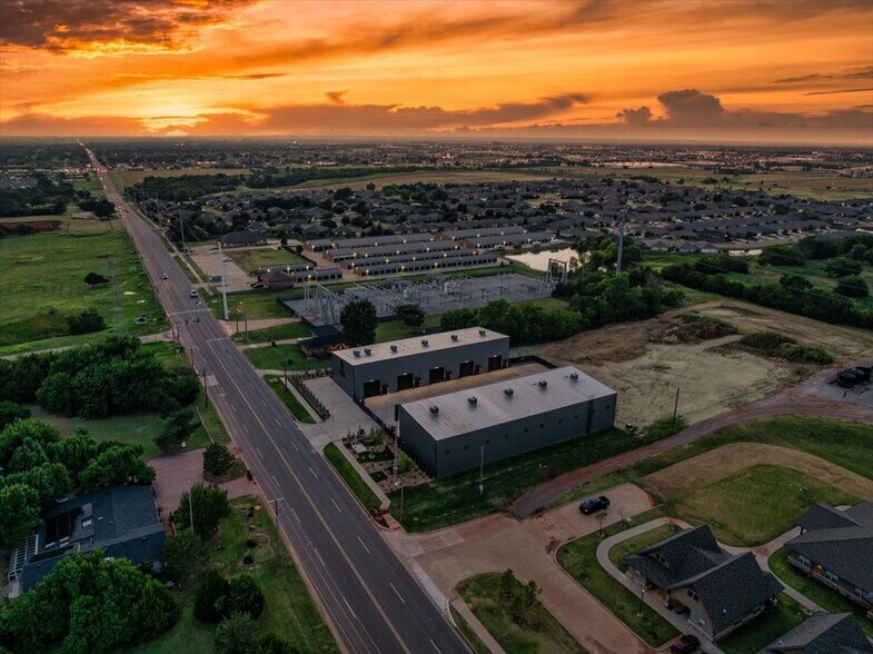 More Photos Of 1229 NW 122nd St, Oklahoma City Light Manufacturing For Lease