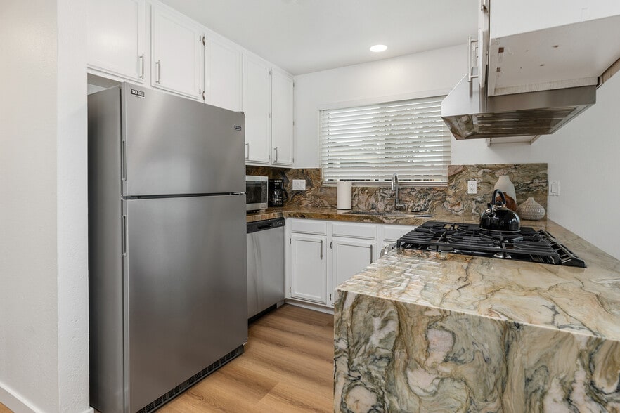 More Photos Of 813 Isthmus Ct, San Diego Apartments For Sale
