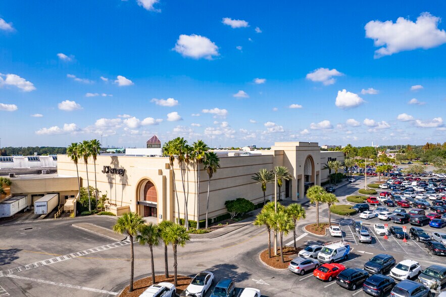 More Photos Of 459 Brandon Town Center Dr, Brandon General Retail For Lease