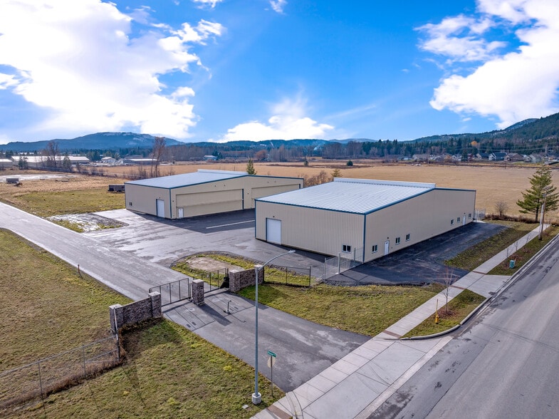 More Photos Of 1189 Woodland Dr, Sandpoint Airplane Hangar For Sale