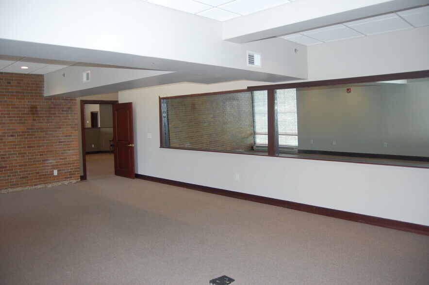 More Photos Of 2465 W Ridge Rd, Rochester Office For Lease