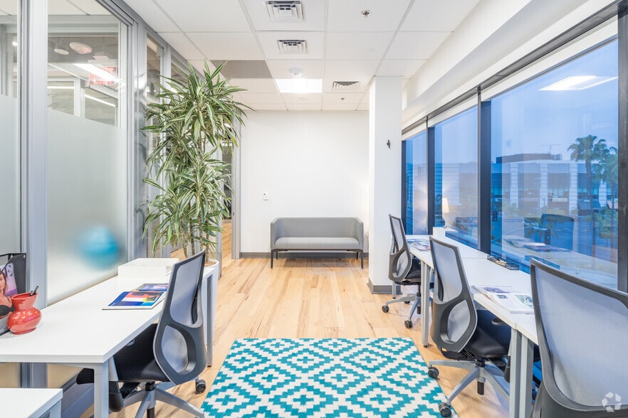 More Photos Of 145 S Fairfax Ave, Los Angeles Coworking Space