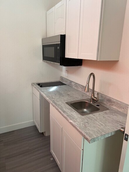 More Photos Of 214 S Maryland Pky, Las Vegas Loft Creative Space For Sale