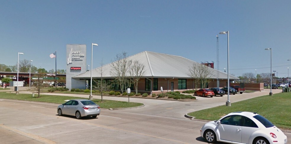 More Photos Of 2141 N Mall Dr, Alexandria Medical For Lease