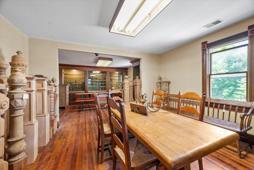 More Photos Of 207 Adams Ave, Canonsburg General Retail For Sale