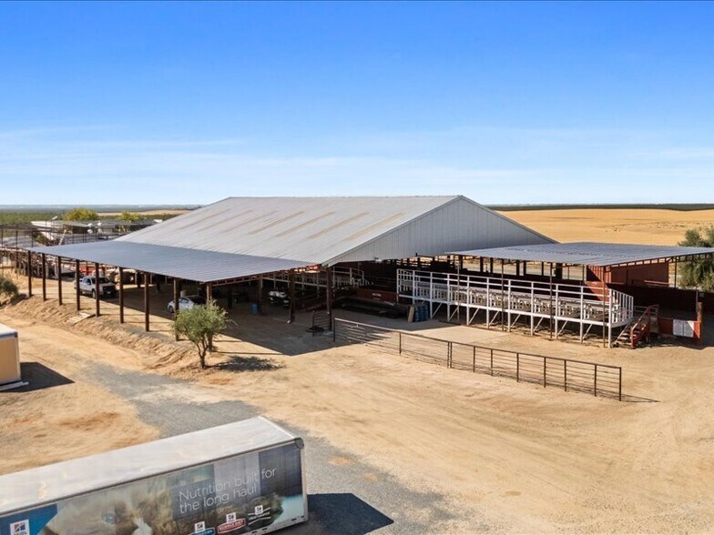 More Photos Of 34338 Nevis Ave, Mc Farland Horse Stables For Sale