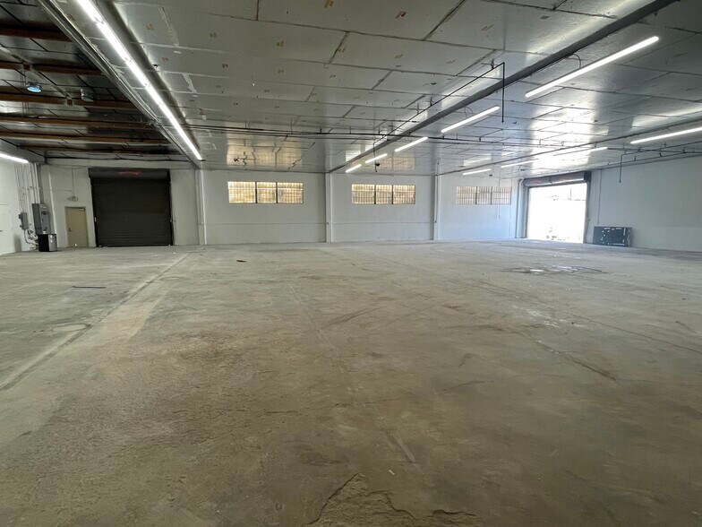 More Photos Of 7442 Varna Ave, North Hollywood Warehouse For Sale