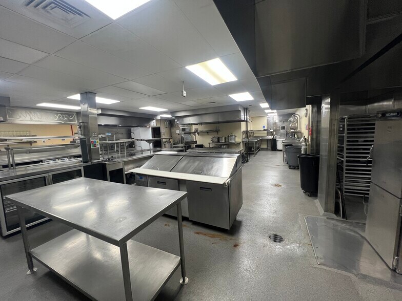 More Photos Of 2255 NW 87th Ave, Miami Restaurant For Lease