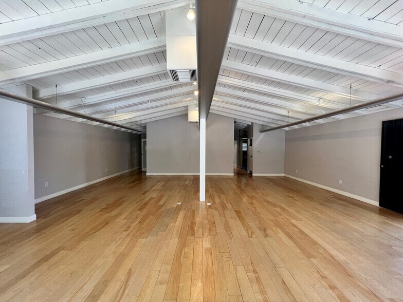 More Photos Of 6009 Melrose Ave, Los Angeles Loft Creative Space For Lease