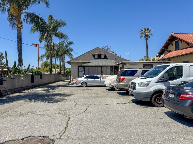 More Photos Of 826 N Fair Oaks Ave, Pasadena Land For Sale