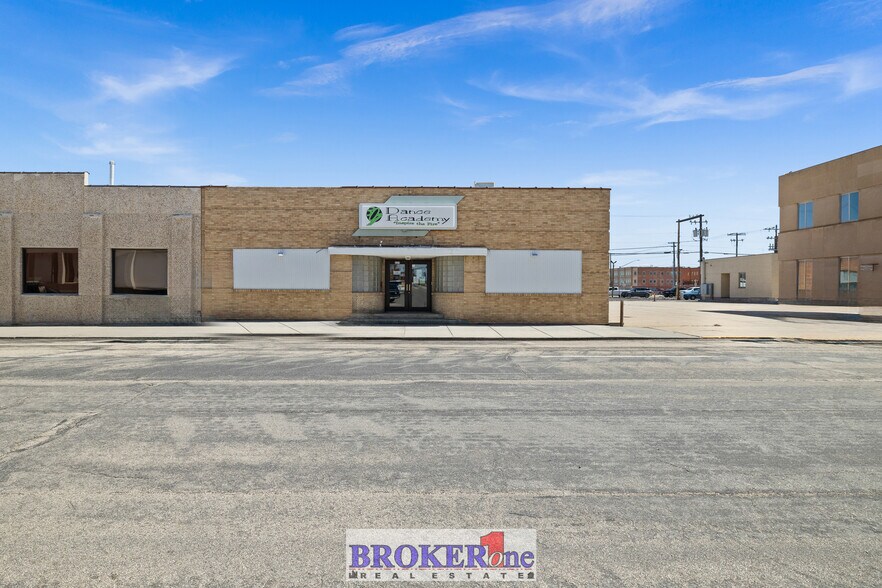 More Photos Of 225 N Wolcott St, Casper Flex For Lease