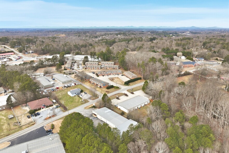 More Photos Of 3743 Old Flowery Branch Rd, Oakwood Warehouse For Lease