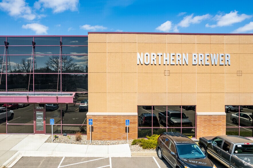 More Photos Of 2215-2235 Highway 36 W, Roseville Manufacturing For Lease