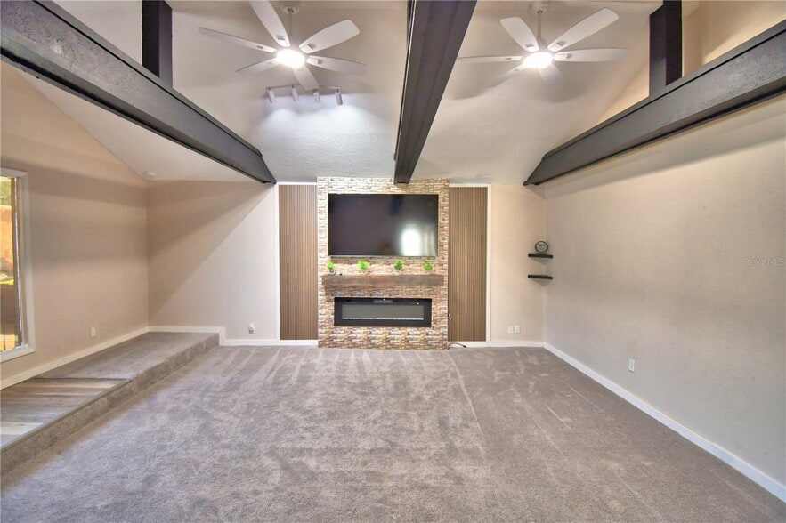 More Photos Of 208 Center St, Auburndale Office For Sale