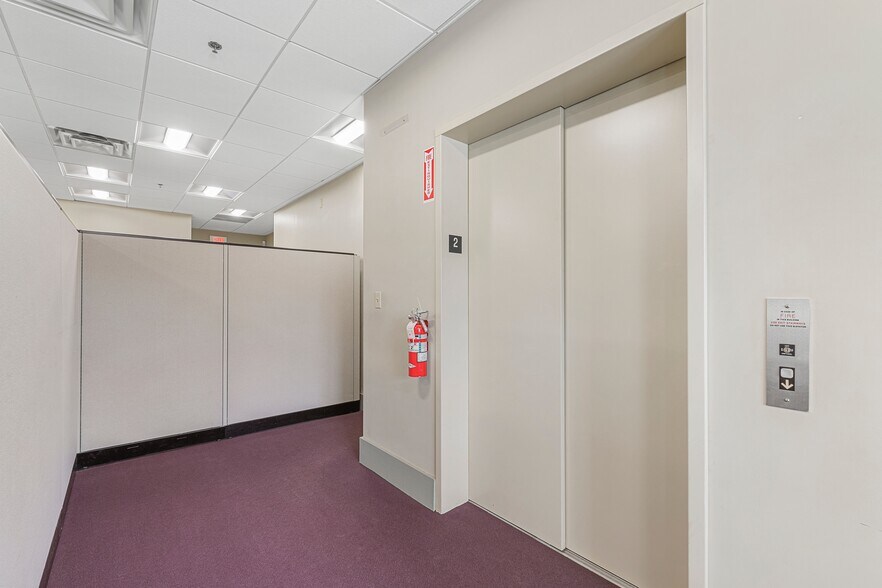 More Photos Of 319 Auburn St, Newton Medical For Lease