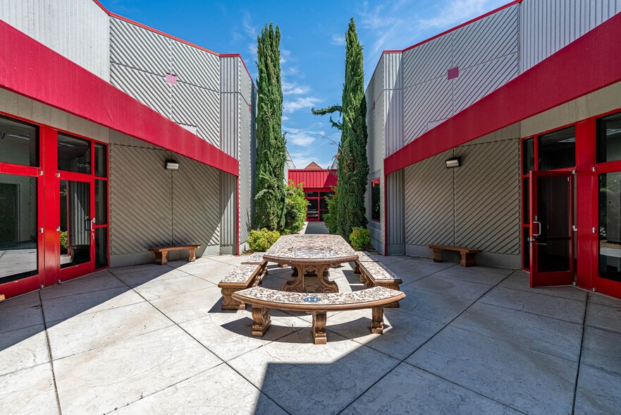 More Photos Of 314-320 E Avenue K6, Lancaster Office For Lease