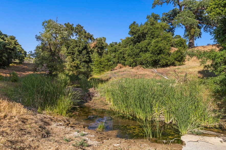 More Photos Of 36059 Golden State Hwy, Castaic Lodge Meeting Hall For Sale