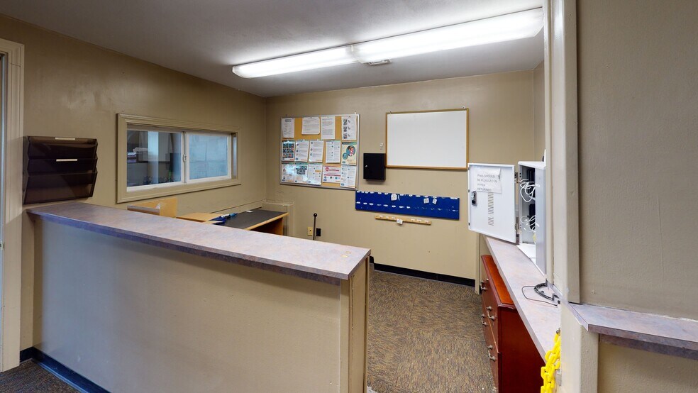 More Photos Of 34 Lafayette Rd, North Hampton Freestanding For Lease