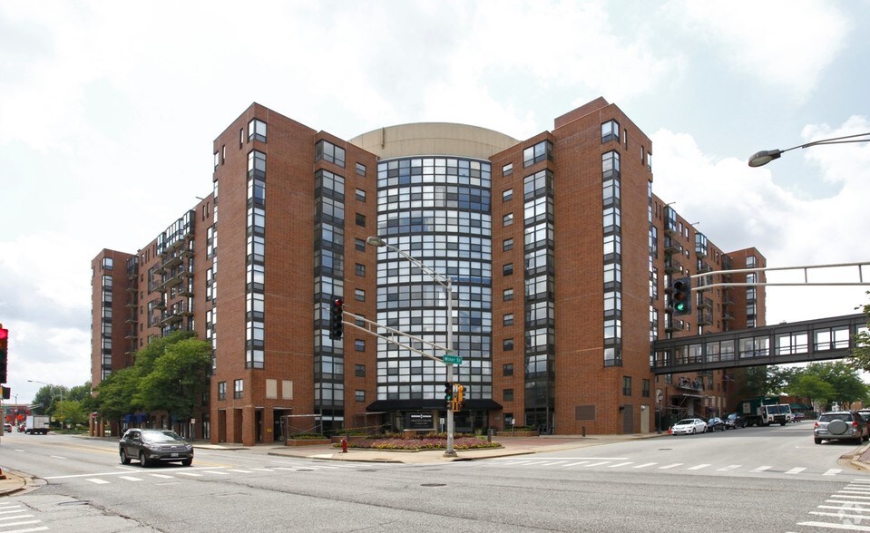 Primary Photo Of 170-200 N Arlington Heights Rd, Arlington Heights Coworking Space