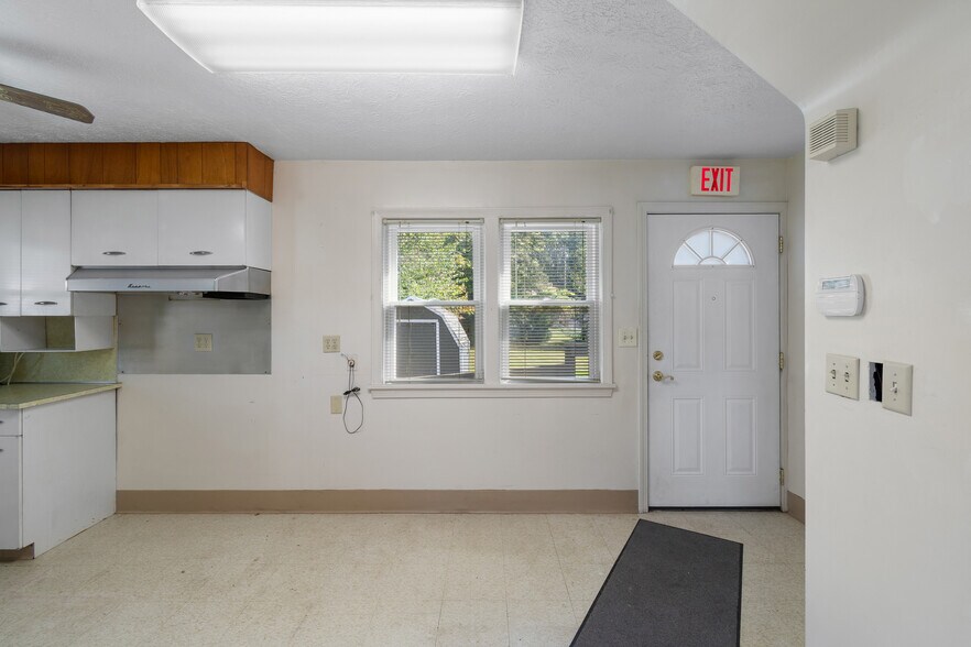 More Photos Of 1850 Whipple Ave NW, Canton Storefront Retail Residential For Sale