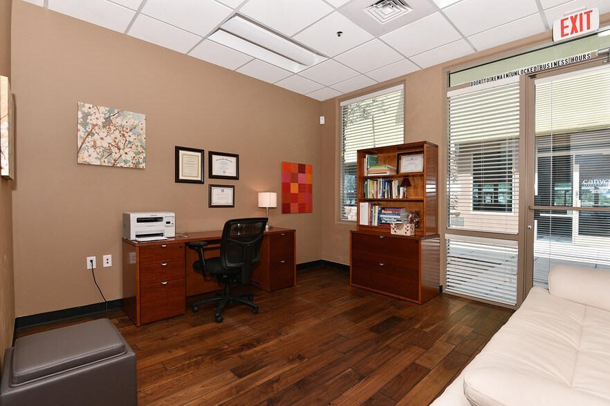 More Photos Of 34975 N North Valley Pky, Phoenix Medical For Lease