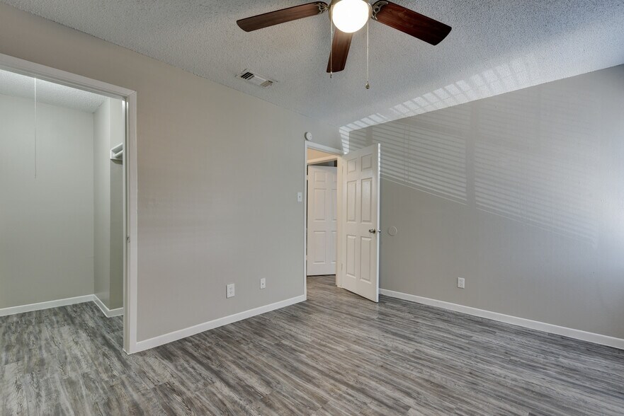 More Photos Of 737 W Mayfield Blvd, San Antonio Apartments For Sale