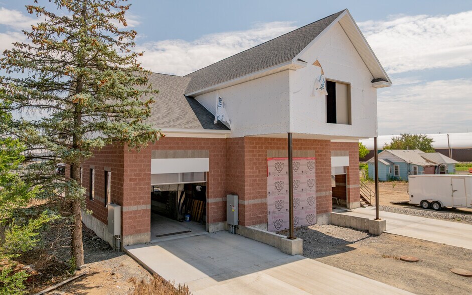 More Photos Of 286 S Douglas St, Powell Specialty For Sale