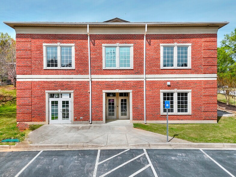 More Photos Of 500 Plantation Park Dr, Loganville Office For Lease