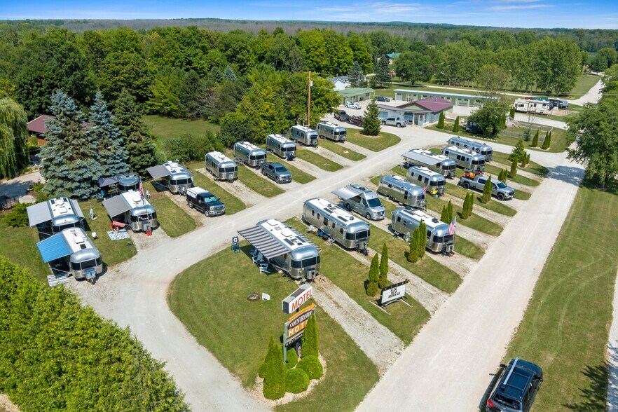 More Photos Of 3145 Stevenson Pier Cir, Sturgeon Bay Hotel For Sale