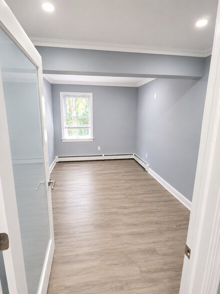 More Photos Of 411 State Route 34 N, Colts Neck Storefront Retail Office For Lease