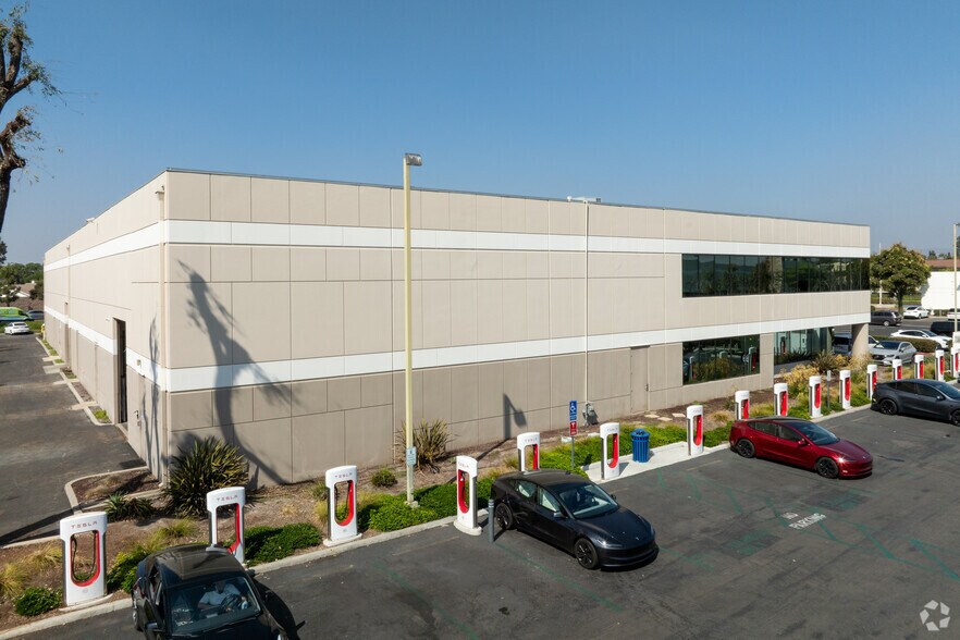 Primary Photo Of 2492 Walnut Ave, Tustin Flex For Lease