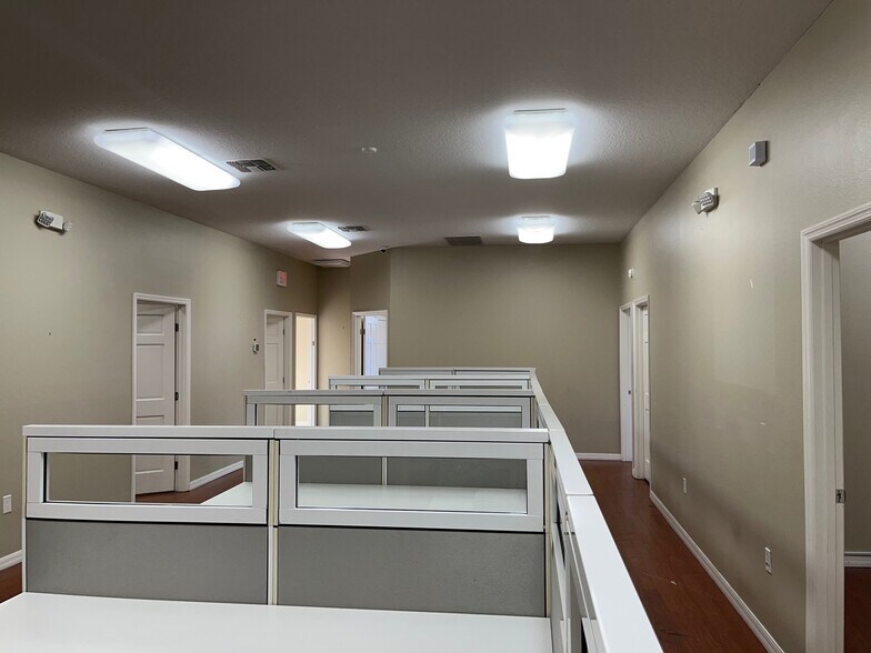More Photos Of 1708-1718 Lexington Green Ln, Sanford Medical For Sale
