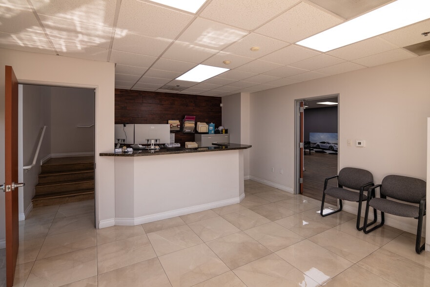 More Photos Of 34420 Gateway Dr, Palm Desert Manufacturing For Sale