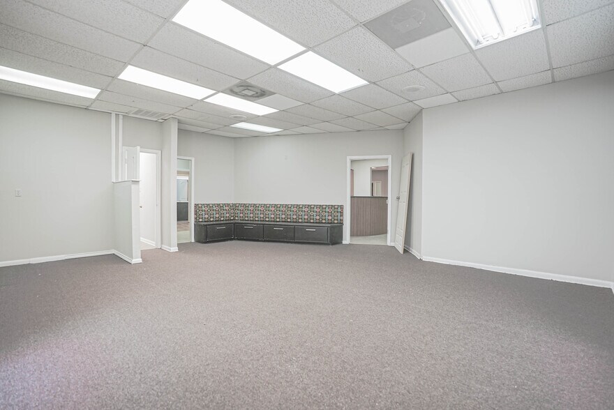 More Photos Of 14721 Pebble Bend Dr, Houston Medical For Lease