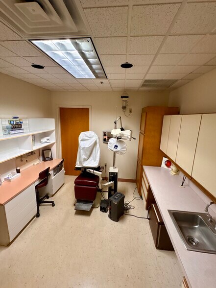 More Photos Of 1611 Pond Rd, Allentown Medical For Sale