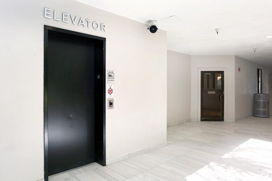 More Photos Of 2454 N McMullen Booth Rd, Clearwater Loft Creative Space For Lease