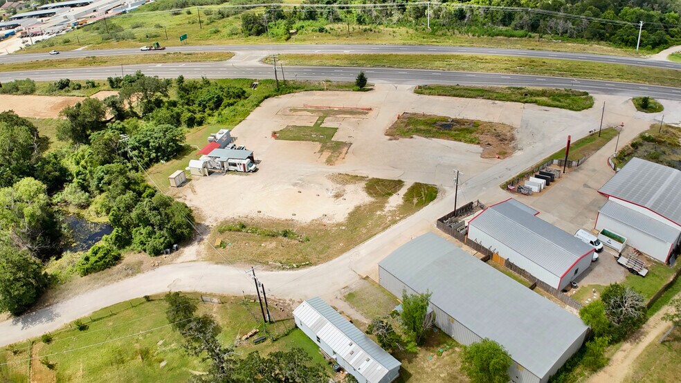 More Photos Of 1360 W State Highway 71, Bastrop Warehouse For Lease