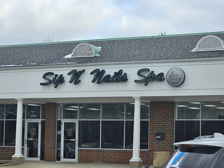 More Photos Of 22707-22807 Rockside Rd, Bedford Unknown For Lease