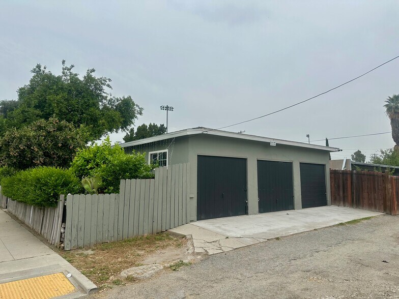 More Photos Of 695 W 17th St, San Bernardino Apartments For Sale